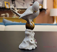 Птица на золотом шаре